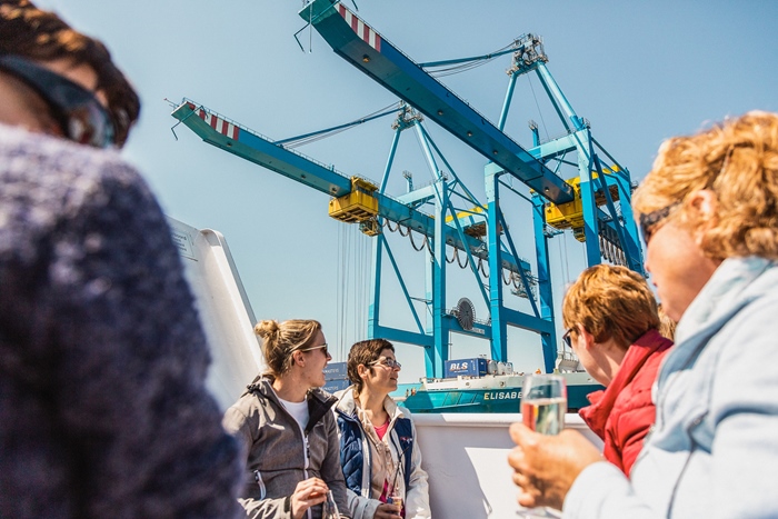 Havenrondvaart boottocht Zeebrugge Zephira zeeklassen "Vlaamse kust " duin en zee schoolreis activiteiten jeugdcentrum vakantieverblijf JVC