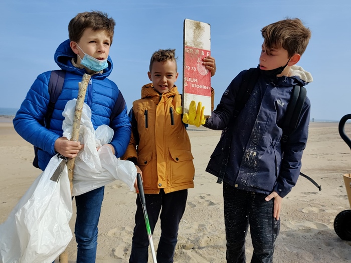 Activity by the sea: Beach Clean with guide (Bredene)