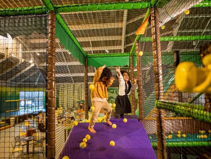 Aquamundo De Haan tropisch zwembad "Vlaamse kust " duin en zee schoolreis activiteiten jeugdcentrum vakantieverblijf JVC