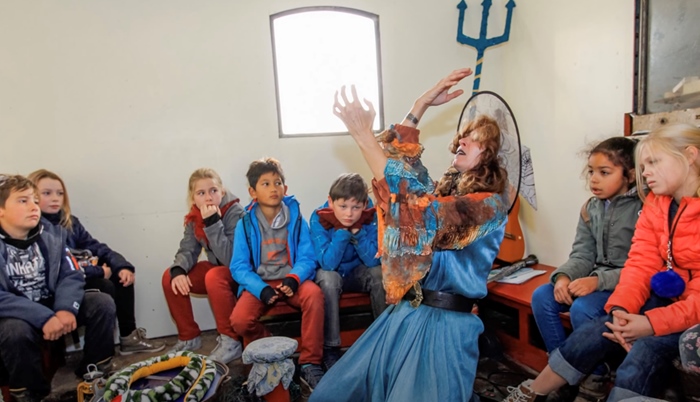 Katia zeeheks activiteiten zeeklassen kust schoolreis leerlingen jeugdcentrum accommodatie vakantieverblijf JVC jeugdverblijfcentrum Oostende