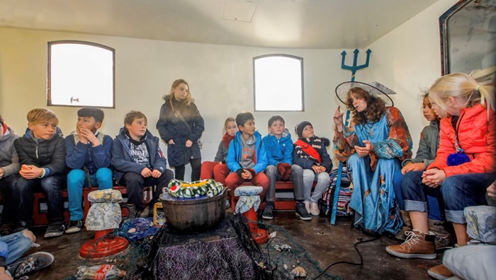 Katia zeeheks activiteiten zeeklassen kust schoolreis leerlingen jeugdcentrum accommodatie vakantieverblijf JVC jeugdverblijfcentrum Oostende