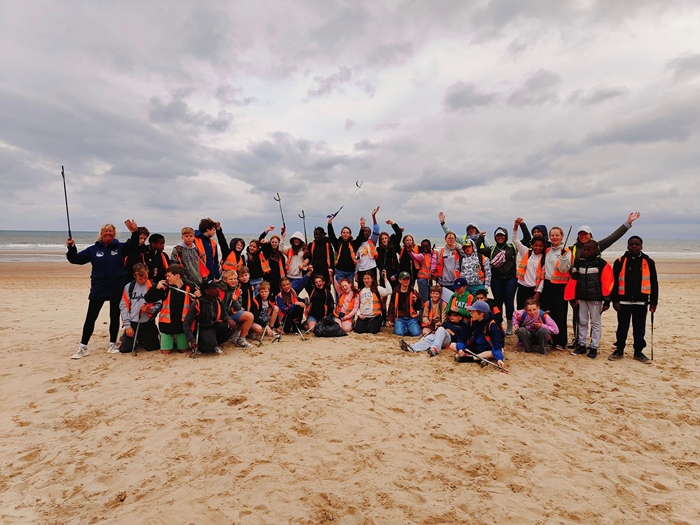 Activity by the sea: Beach Clean with guide (Bredene)
