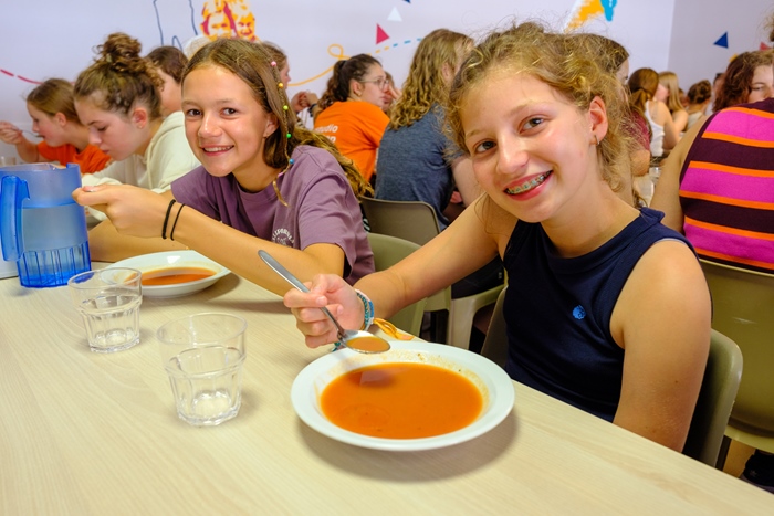 met de klas op reis onze keuken activiteiten zee jeugd en vakantiecentrum weekend aan zee vakantie op reis met de klas verblijf zee jeugdverblijfcentrum jvc vakantiehuis groepsreis accommodatie accommodaties groepsaccommodatie duin en zee jeugdverblijven
