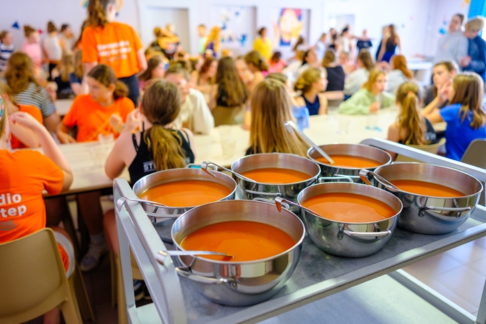 op kamp soep refter onze keuken activiteiten zee jeugd en vakantiecentrum weekend aan zee vakantie op reis met de klas verblijf zee jeugdverblijfcentrum jvc vakantiehuis groepsreis accommodatie accommodaties groepsaccommodatie duin en zee jeugdverblijven