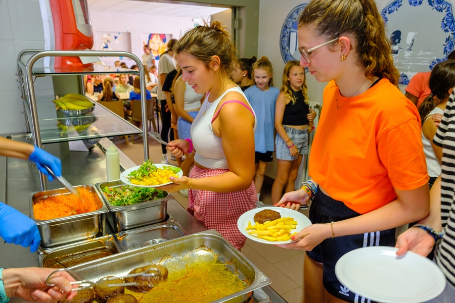met de klas op reis onze keuken activiteiten zee jeugd en vakantiecentrum weekend aan zee vakantie op reis met de klas verblijf zee jeugdverblijfcentrum jvc vakantiehuis groepsreis accommodatie accommodaties groepsaccommodatie duin en zee jeugdverblijven